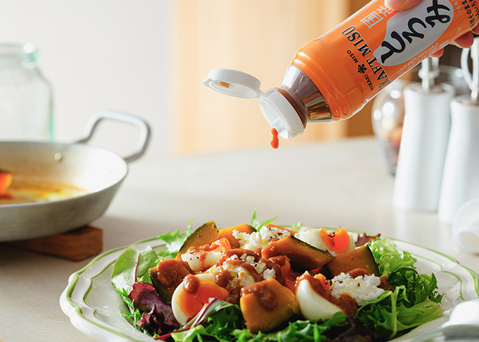 ボトルから片手で、とろりとかける味噌